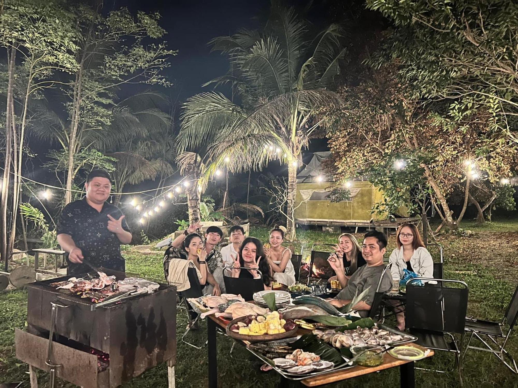 Con Dao Backpacker - Loco Camping Chi Khu Co Ong Esterno foto
